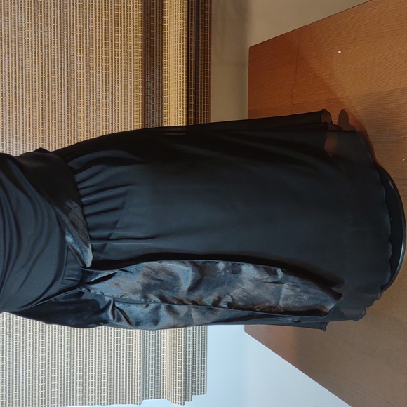 Senseous Spaghetti Strap Cocktail Evening Dress by SPEECHLESS. SIZE 6/8 - Picture 8 of 9